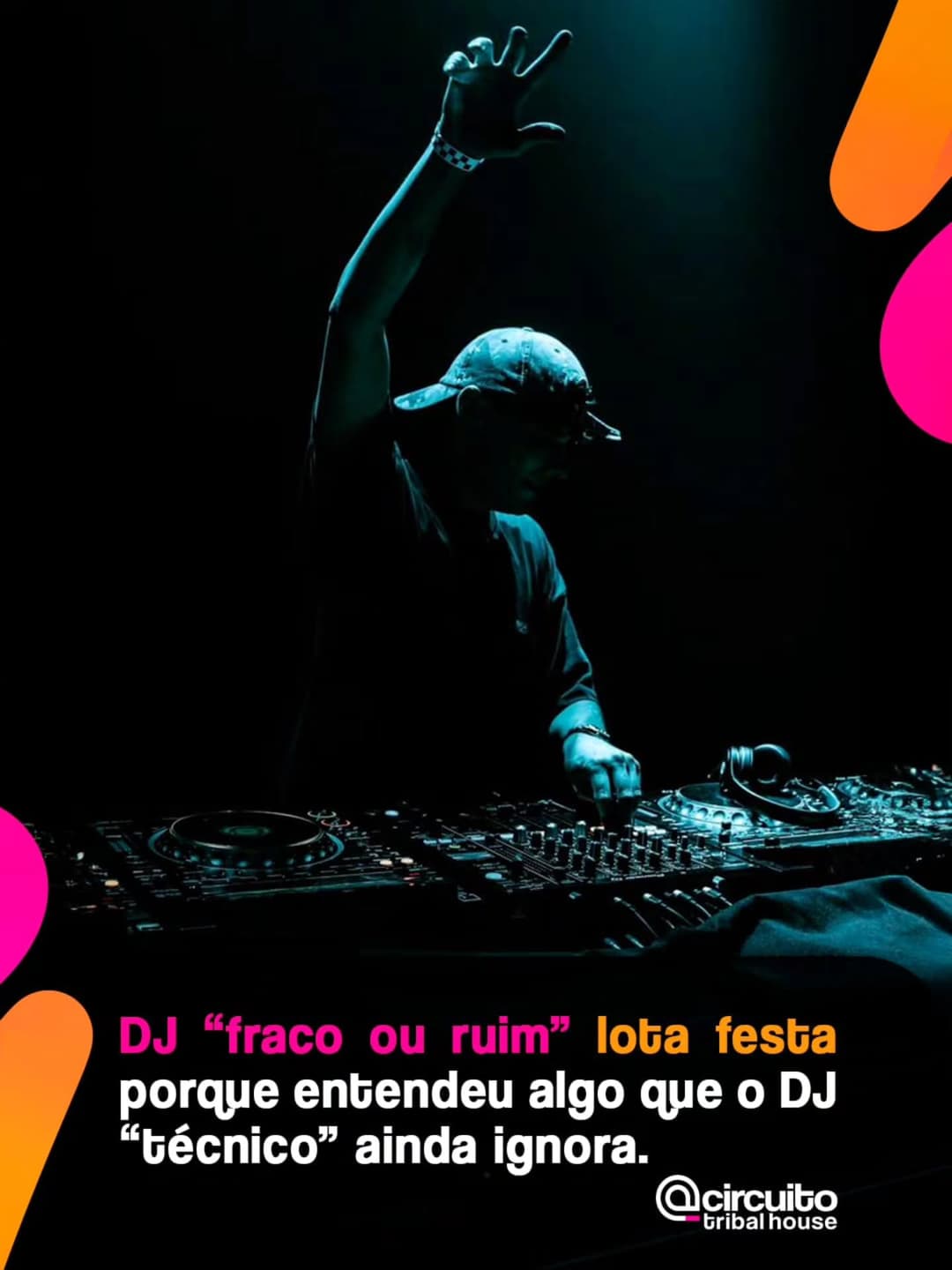 Existe uma contradição que irrita muita gente na cena eletrônica: o DJ tecnicamente